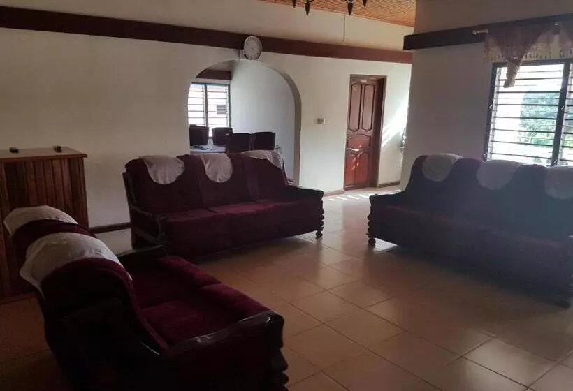 Lomakeskus Jackson Guesthouse Anomabo