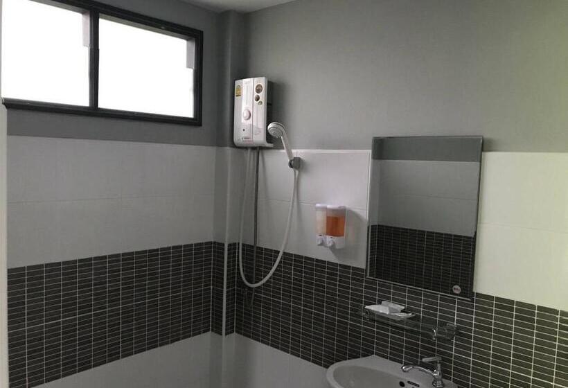 Отель Sangkla Resort