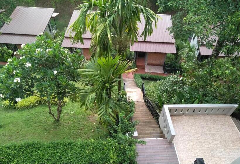 Отель Sangkla Resort