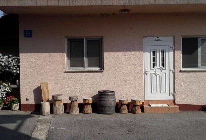 پانسیون Apartments And Rooms Pavek