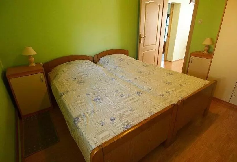 Majatalo Apartments And Rooms Pavek