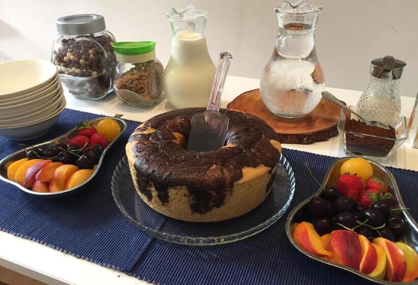 פנסיון Lermont Guest House