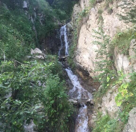 פנסיון Lermont Guest House