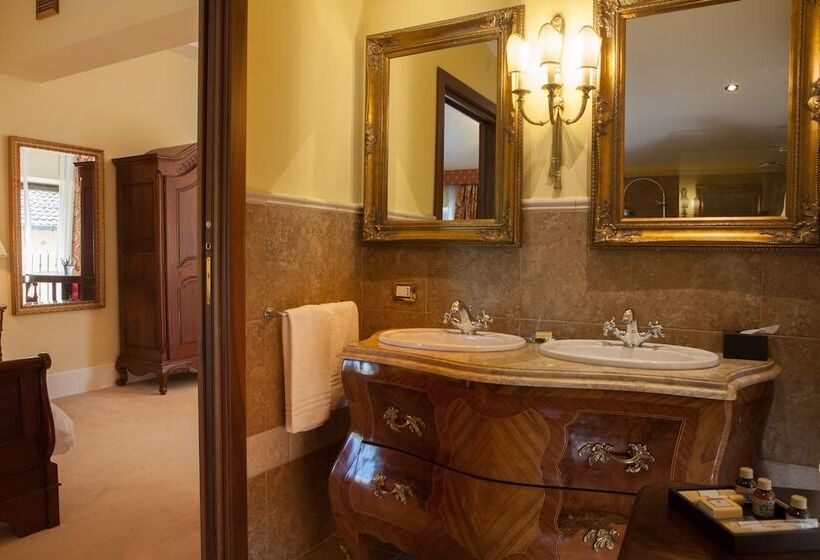 منتجع Borgo Pilotti Hotel & Restaurant