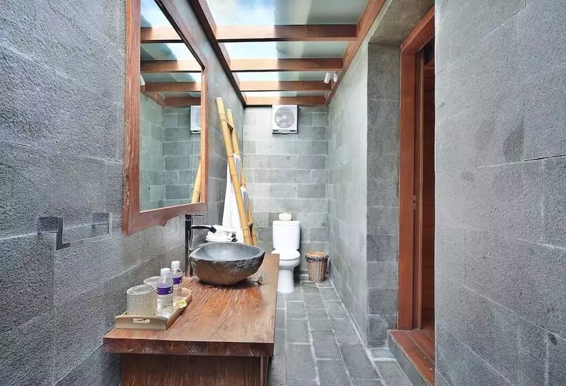 ホテル Batu Agung Villas