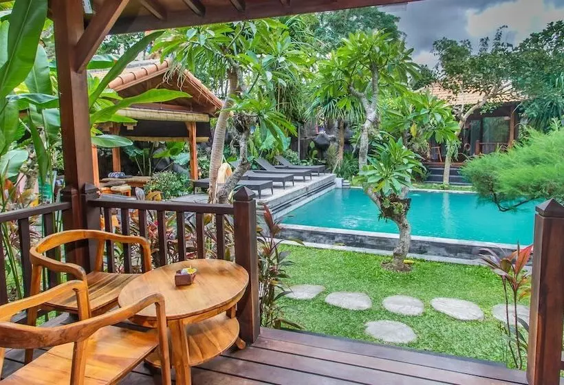 ホテル Batu Agung Villas