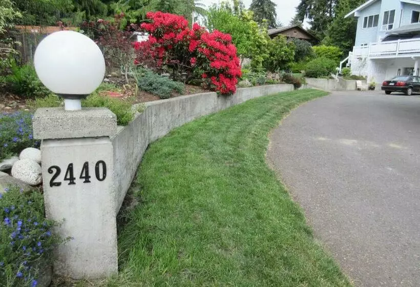 Bayview B&b