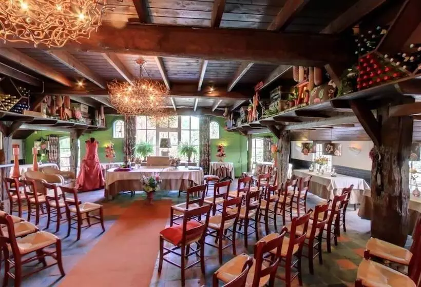 Hotelli Boerderij Restaurant De Gloepe