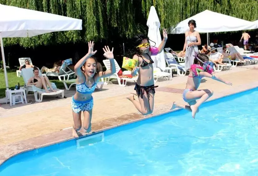 Hotelli Complex Racic