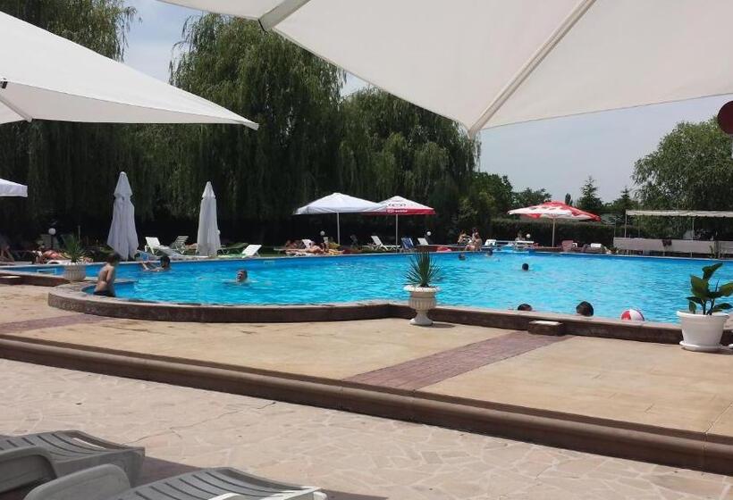 Отель Complex Racic