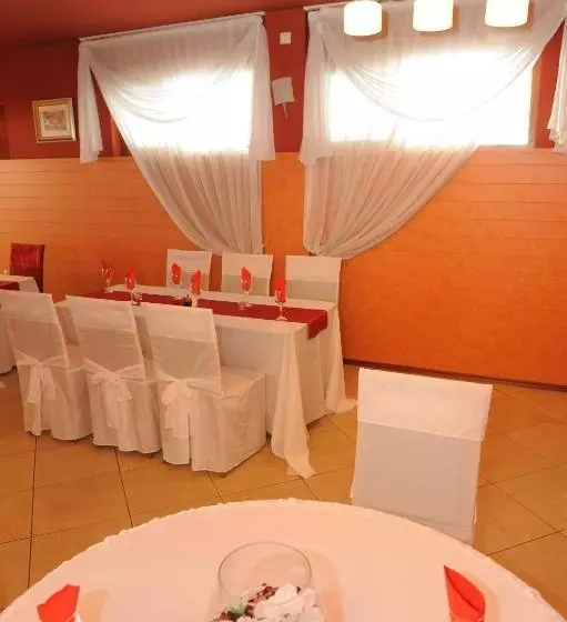 Hotelli Complex Racic