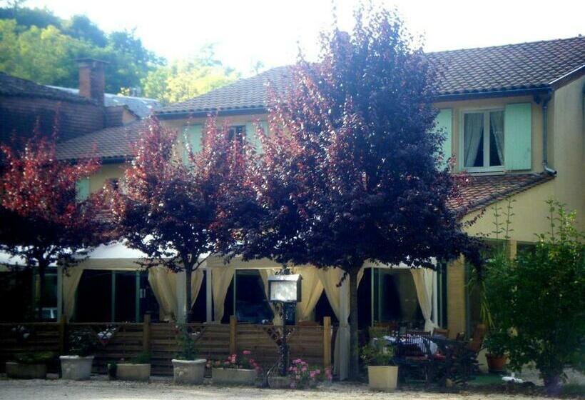 Отель Hôtel Auberge De La Nauze