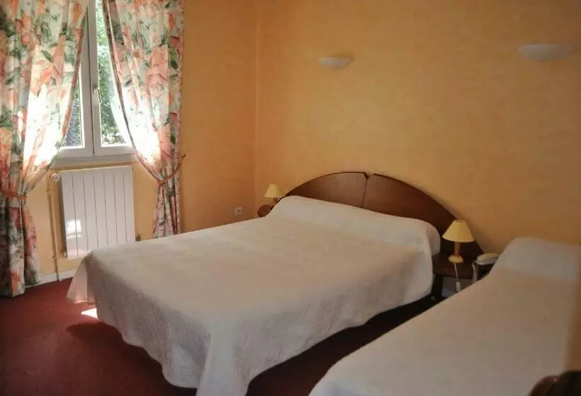 Hotelli Hôtel Auberge De La Nauze