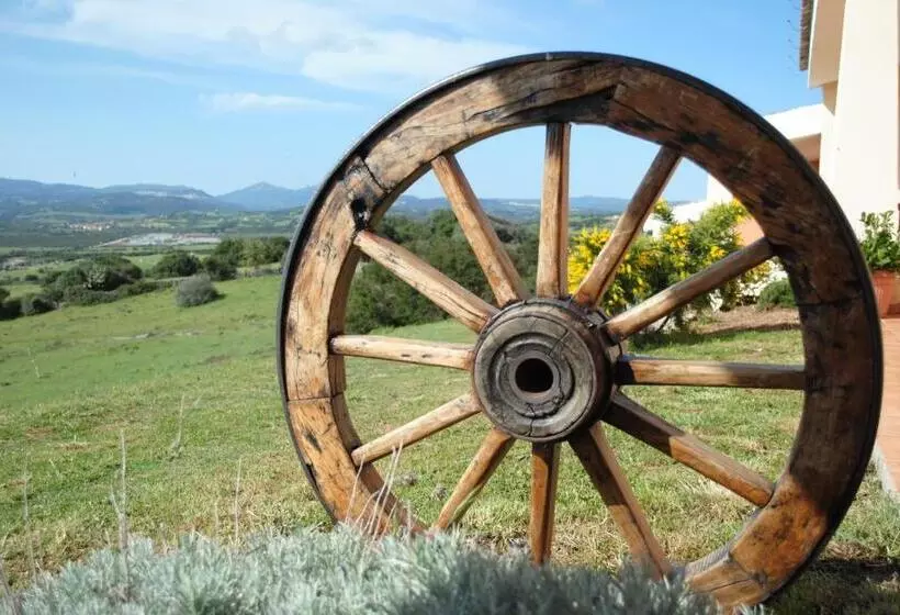 هتل Locanda Rurale Lu Salconi