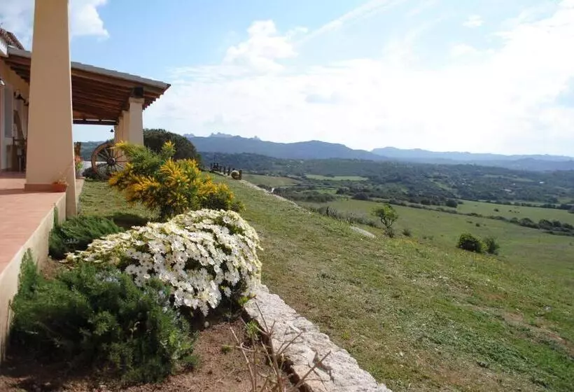 هتل Locanda Rurale Lu Salconi