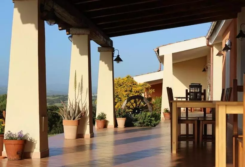هتل Locanda Rurale Lu Salconi