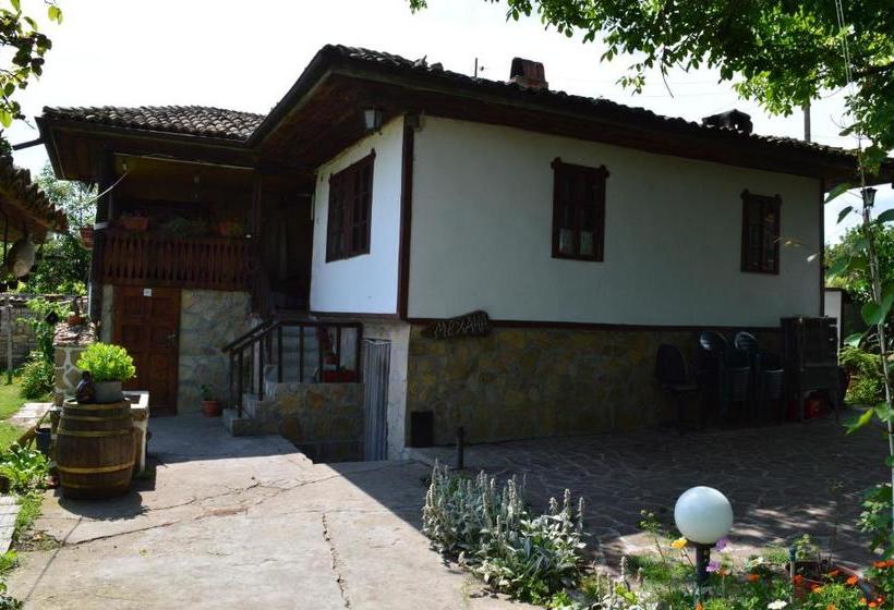 بنسيون The Old House Guest House