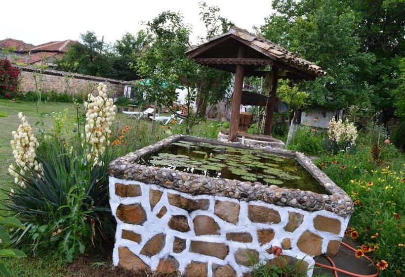 بنسيون The Old House Guest House