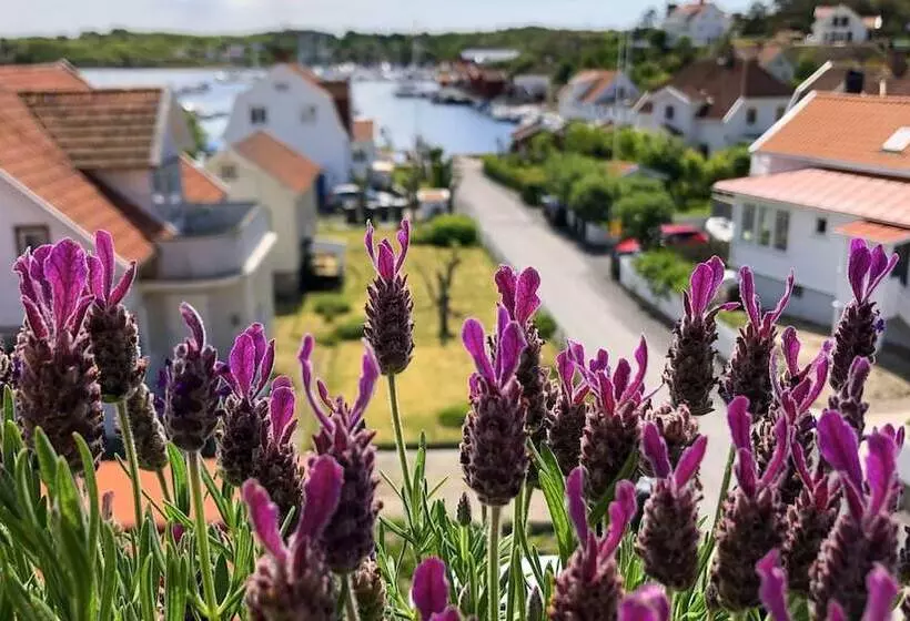 Skaftö Hotell Villa Lönndal, Grundsund