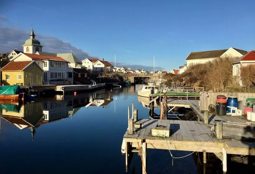 Skaftö Hotell Villa Lönndal, Grundsund