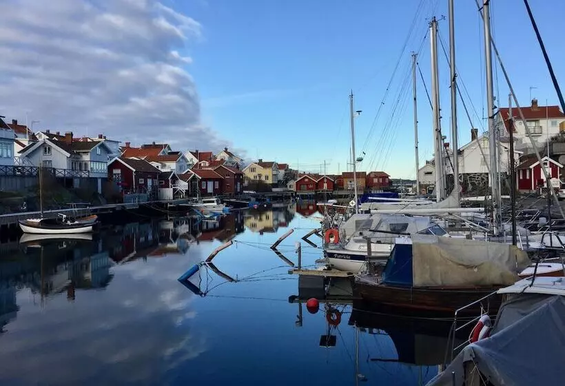 Skaftö Hotell Villa Lönndal, Grundsund