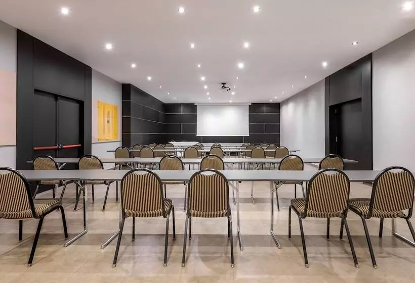 Ac Hotel Coslada Aeropuerto By Marriott