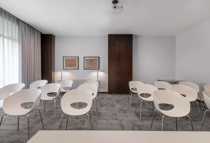 Ac Hotel Coslada Aeropuerto By Marriott