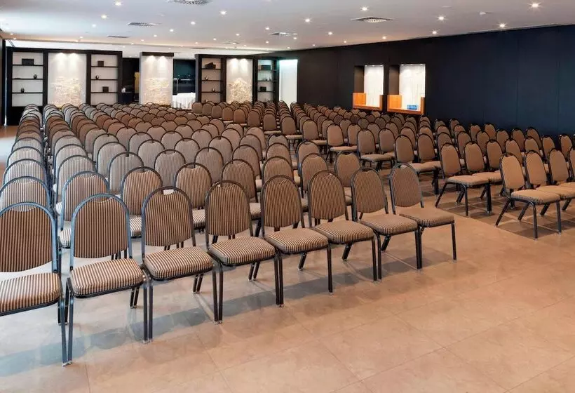 Ac Hotel Coslada Aeropuerto By Marriott