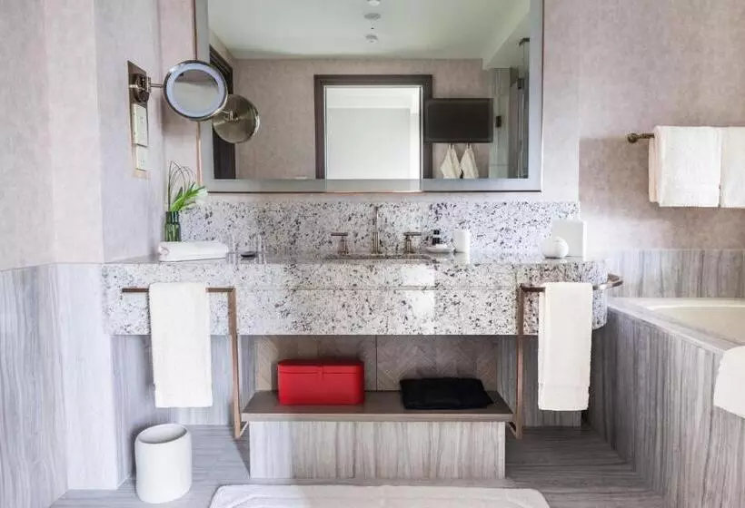 Four Seasons Hotel Riyadh