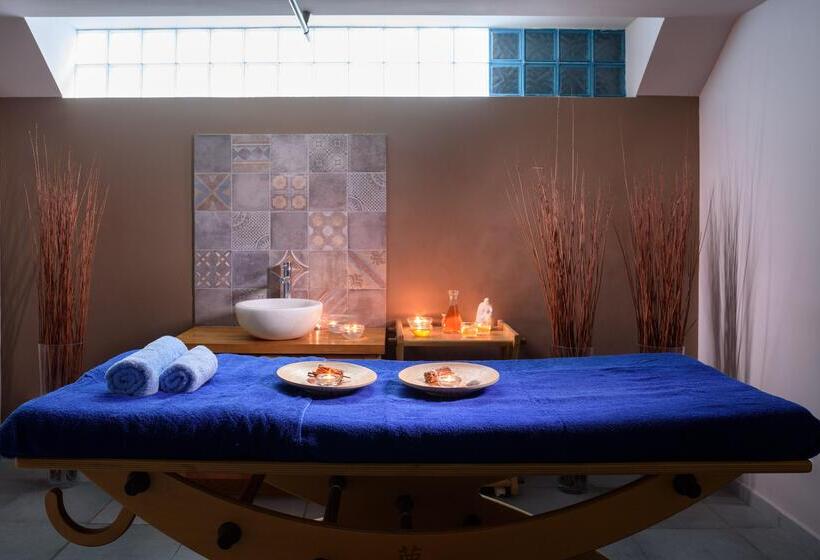 فندق Afroditi Venus Beach Resort