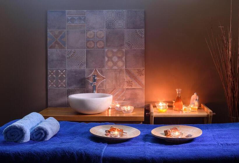 فندق Afroditi Venus Beach Resort