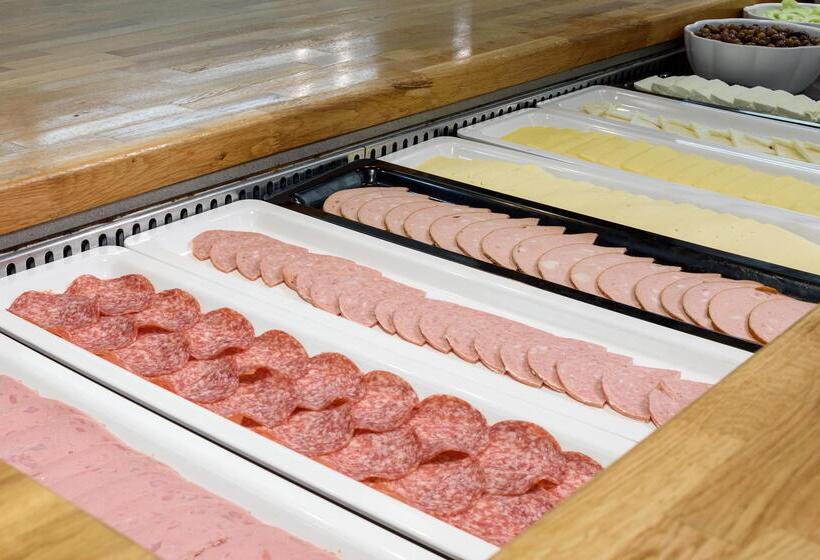 فندق Afroditi Venus Beach Resort