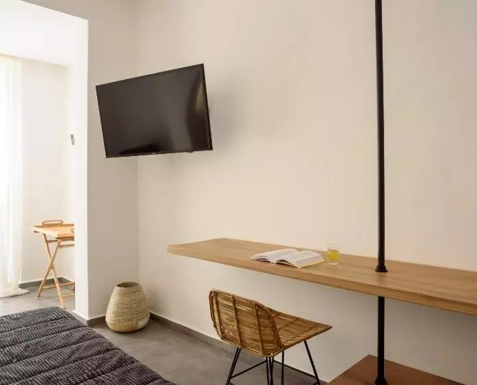 هتل Afroditi Venus Beach Resort