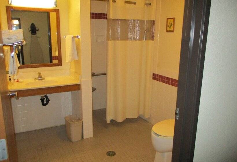 فندق Northwoods Inn & Suites Blackduck