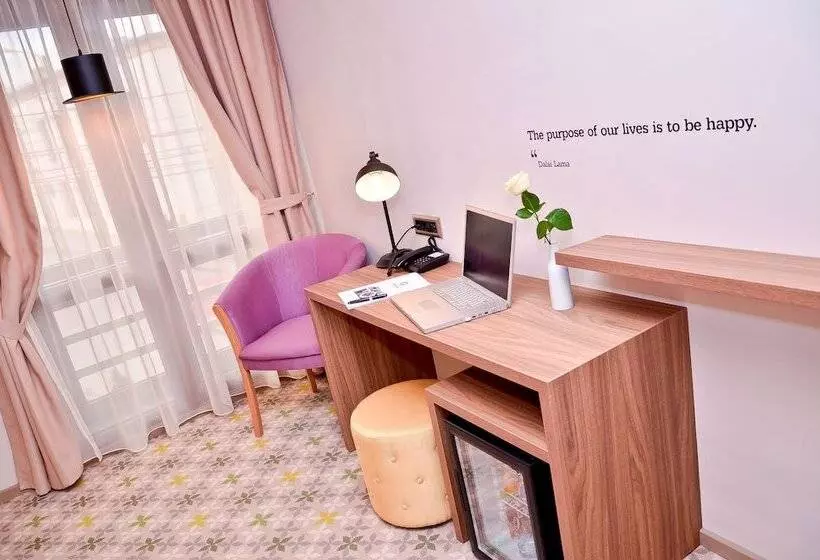 Hotel Capitolina City Chic