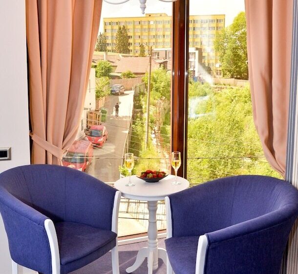 Hotel Capitolina City Chic