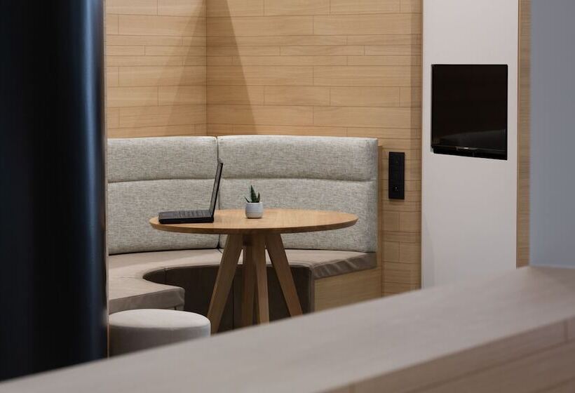 هتل Courtyard By Marriott Brussels