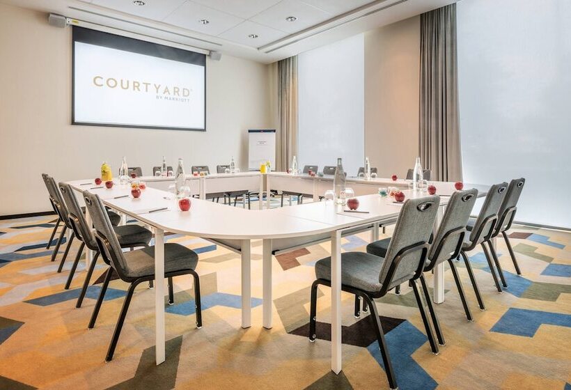 هتل Courtyard By Marriott Brussels