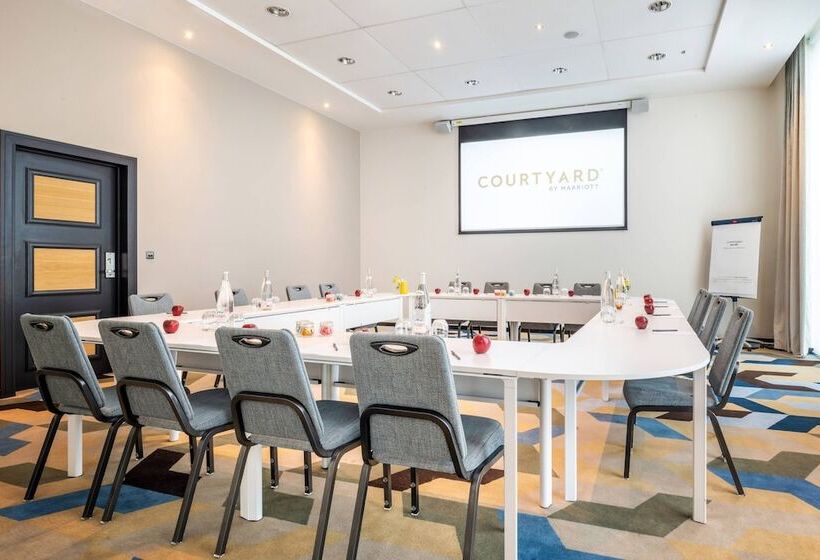 هتل Courtyard By Marriott Brussels