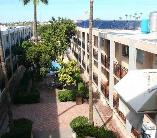 Отель El Camino Inn & Suites