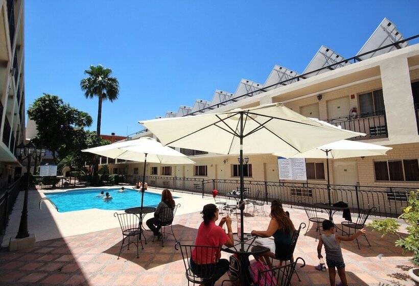 Otel El Camino Inn & Suites