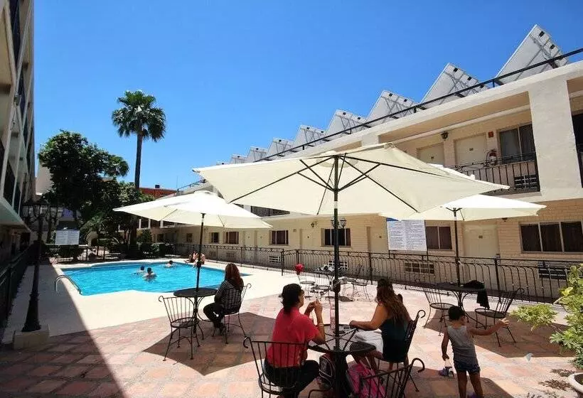 Отель El Camino Inn & Suites