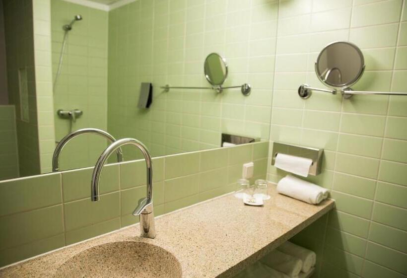 هتل Georg Ots Spa