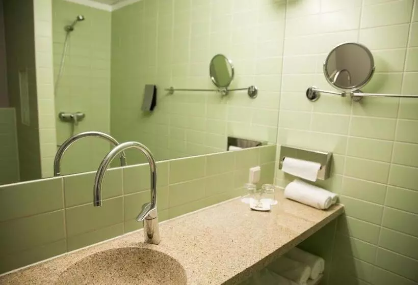 酒店 Georg Ots Spa