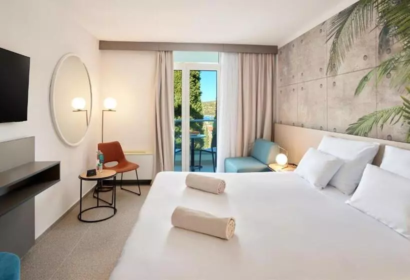 호텔 Maistra Select Astarea