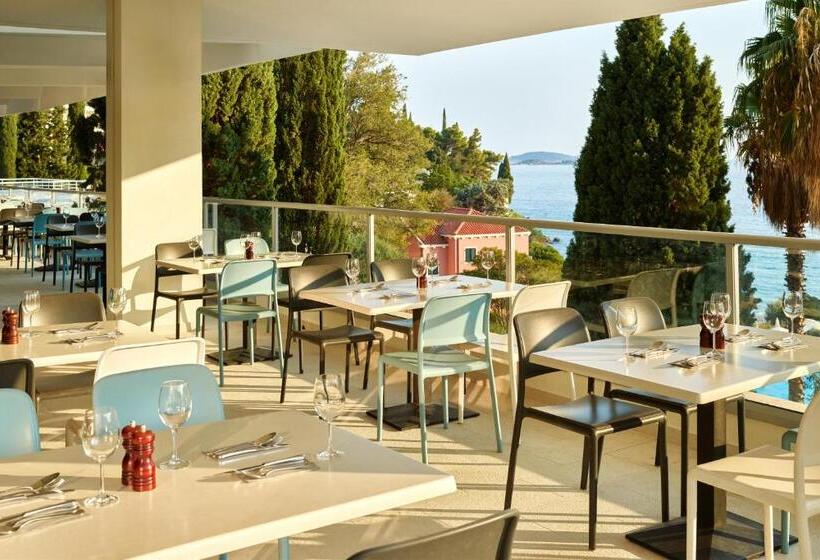 هتل Maistra Select Astarea