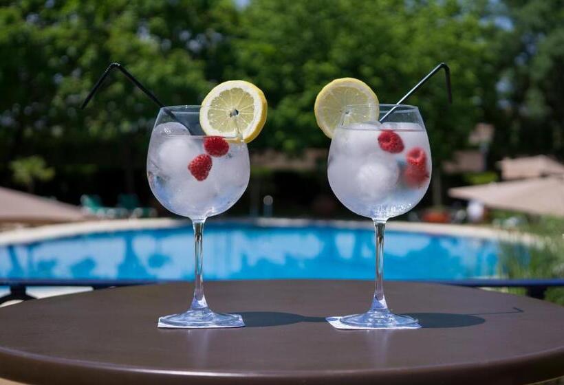 هتل Fuente Las Piedras