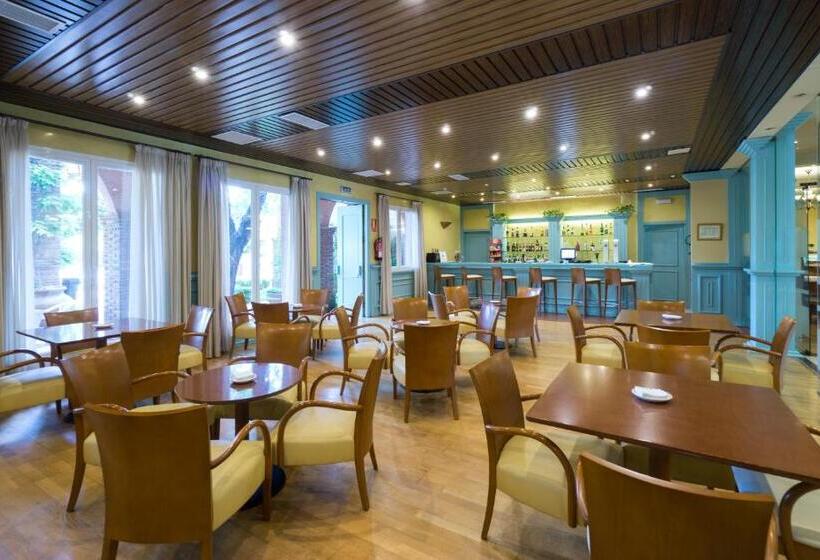 هتل Fuente Las Piedras