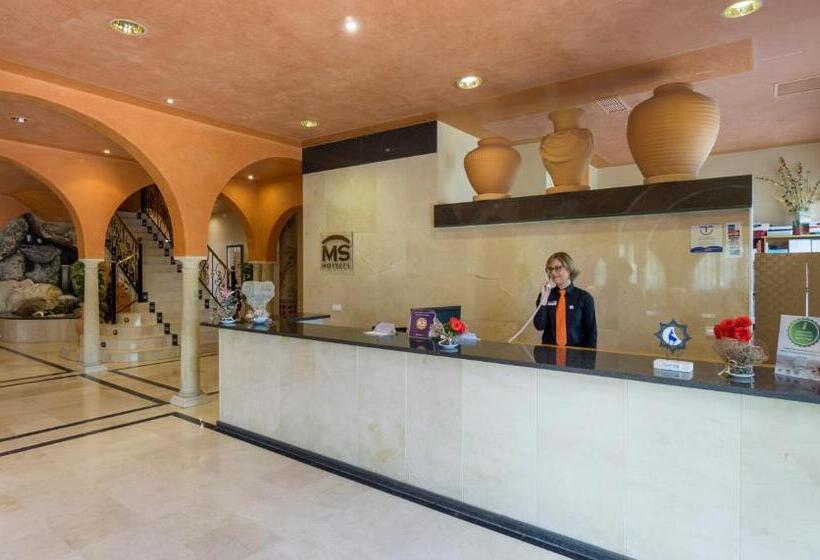 هتل Fuente Las Piedras