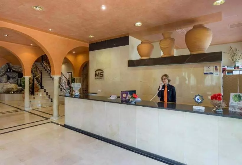 ホテル Fuente Las Piedras